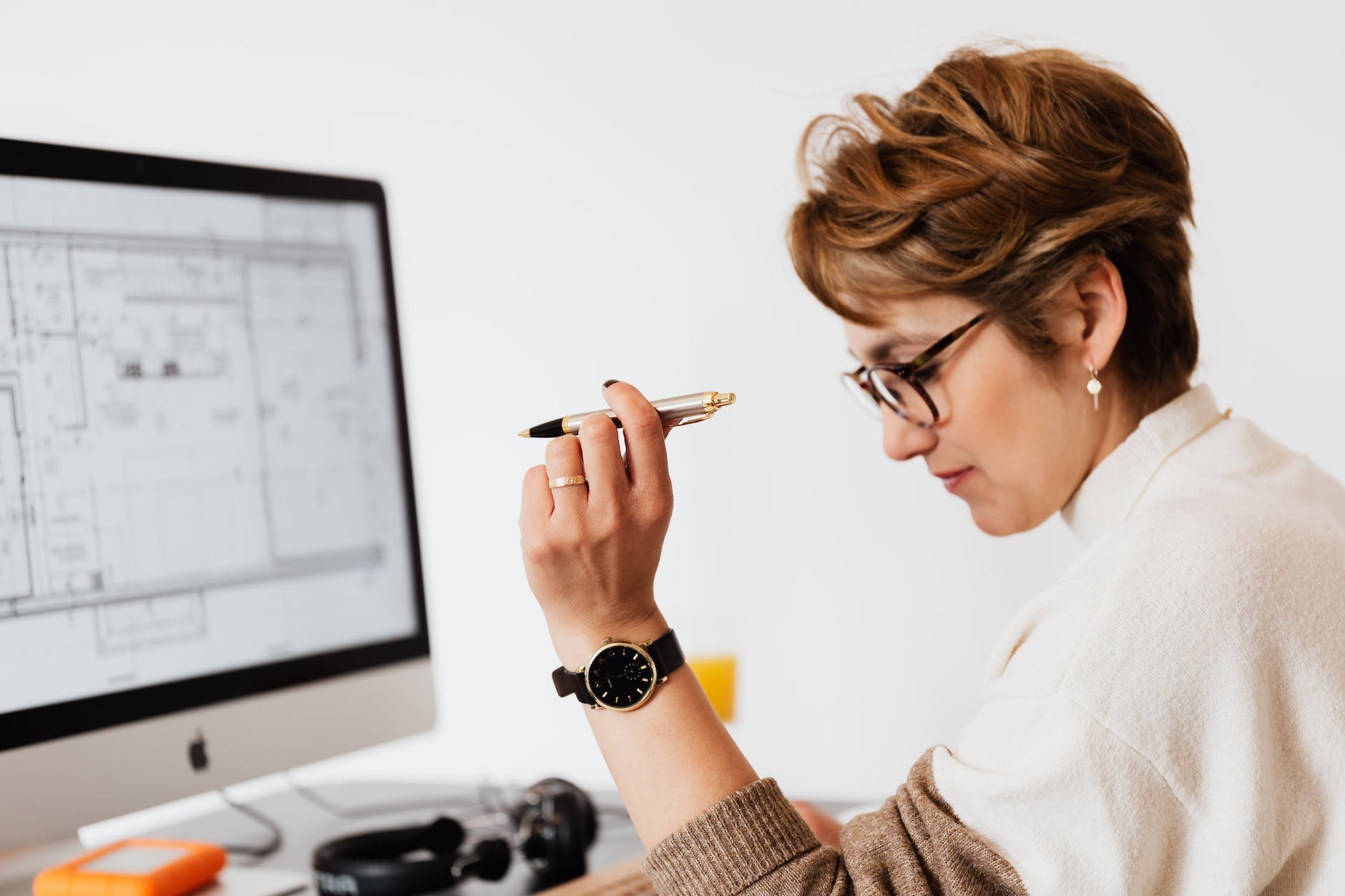 The Power of Decision-Making Tools: 5 Essential Aids for Success